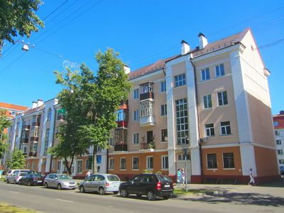 3-пакаёвая кватэра па адрасе 3-комн кварт ул. Ирининская, 8