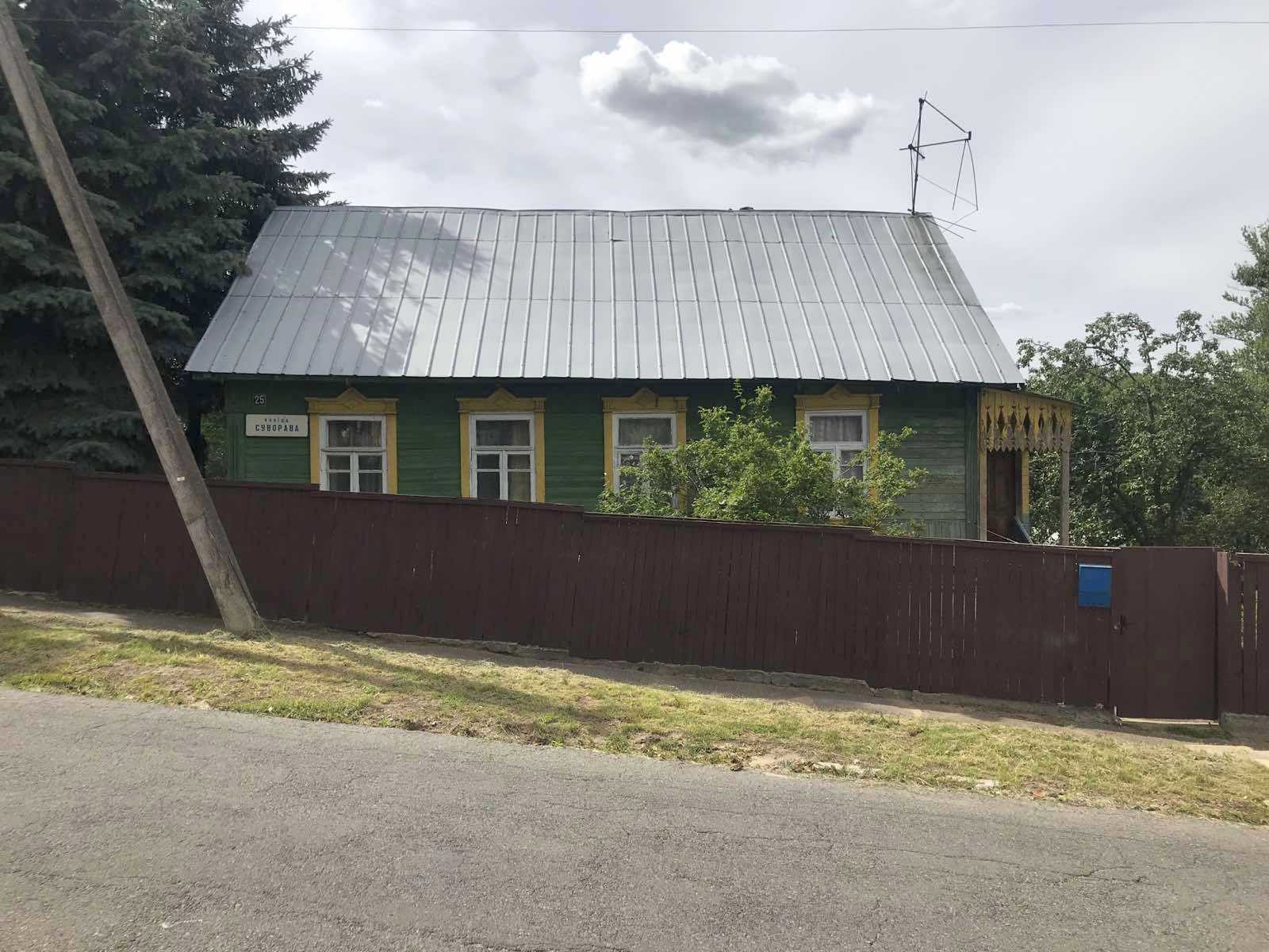 Дом по адресу Дом по  ул.Суворова, 25 (ст.м.Московская)