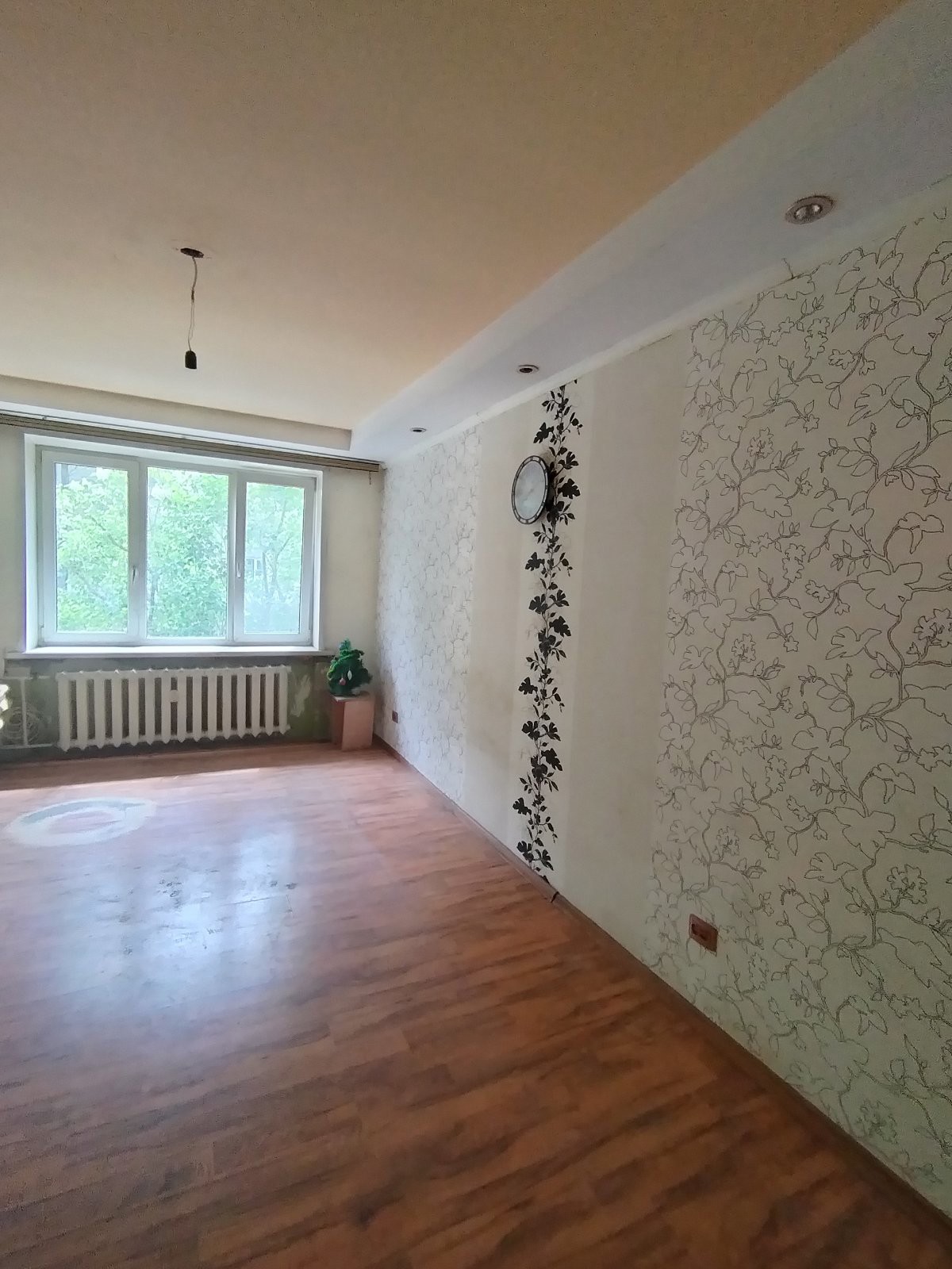 3-пакаёвая кватэра па адрасе 3-комн кварт ул. Крестьянская, 24