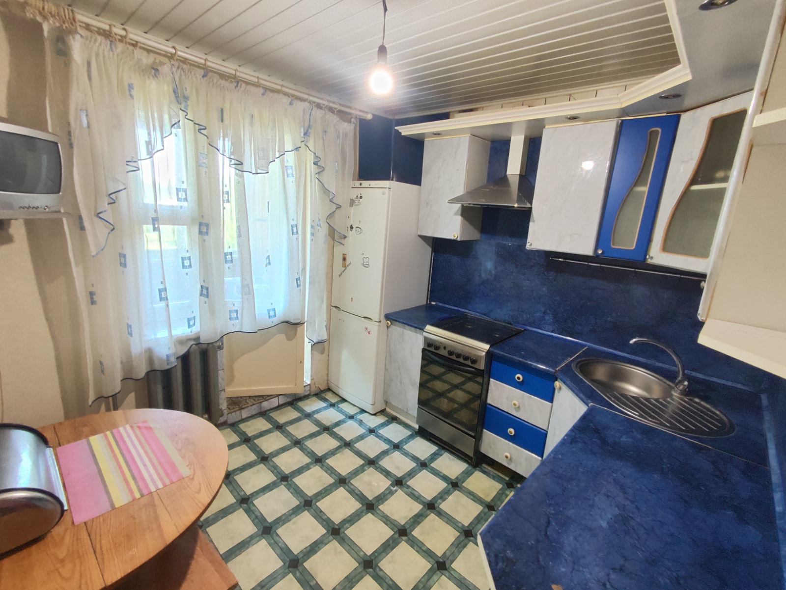 3-пакаёвая кватэра па адрасе Продажа 3-комн кварт по ул.Поплавской, д.1