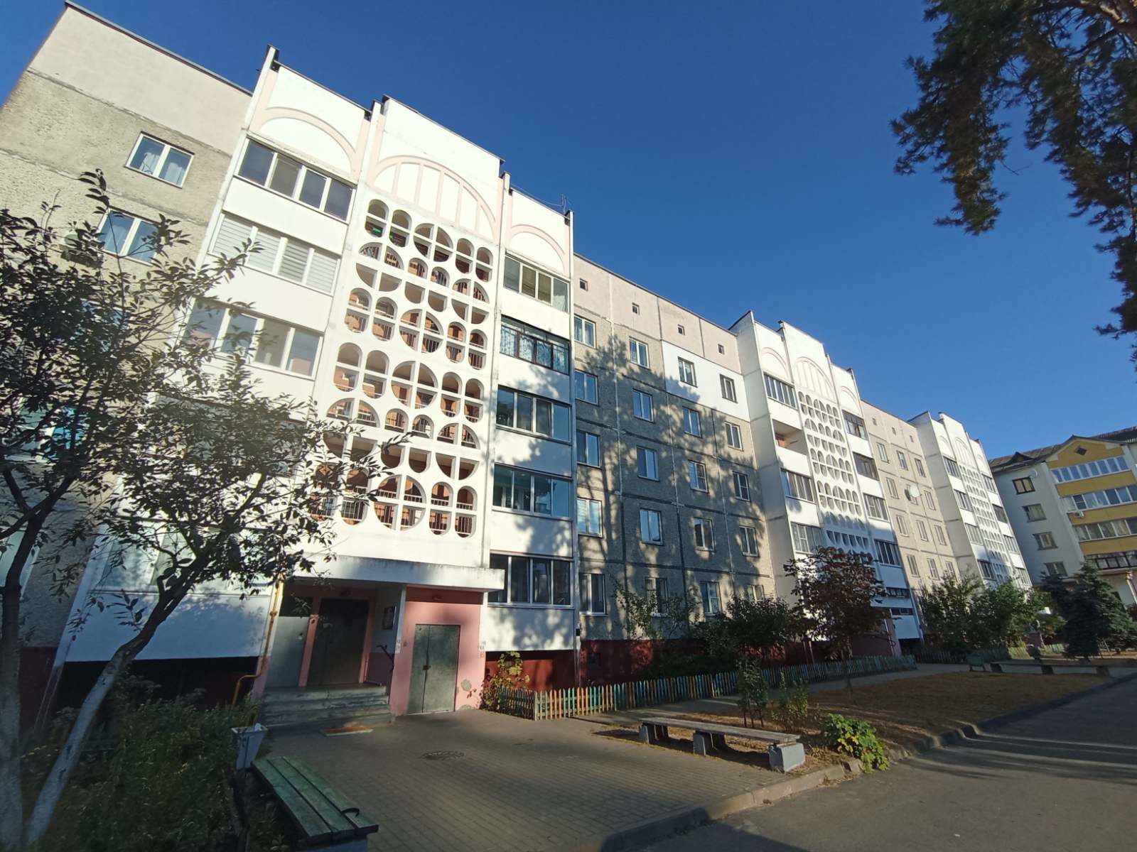 3-пакаёвая кватэра па адрасе 3-комн кварт ул Речная д.16, пос. Ченки