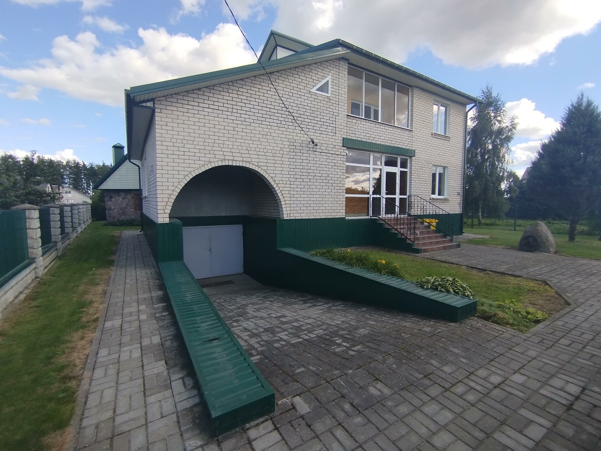 Дом по адресу Продается кирпичный 2 эт. дом в Вороново.