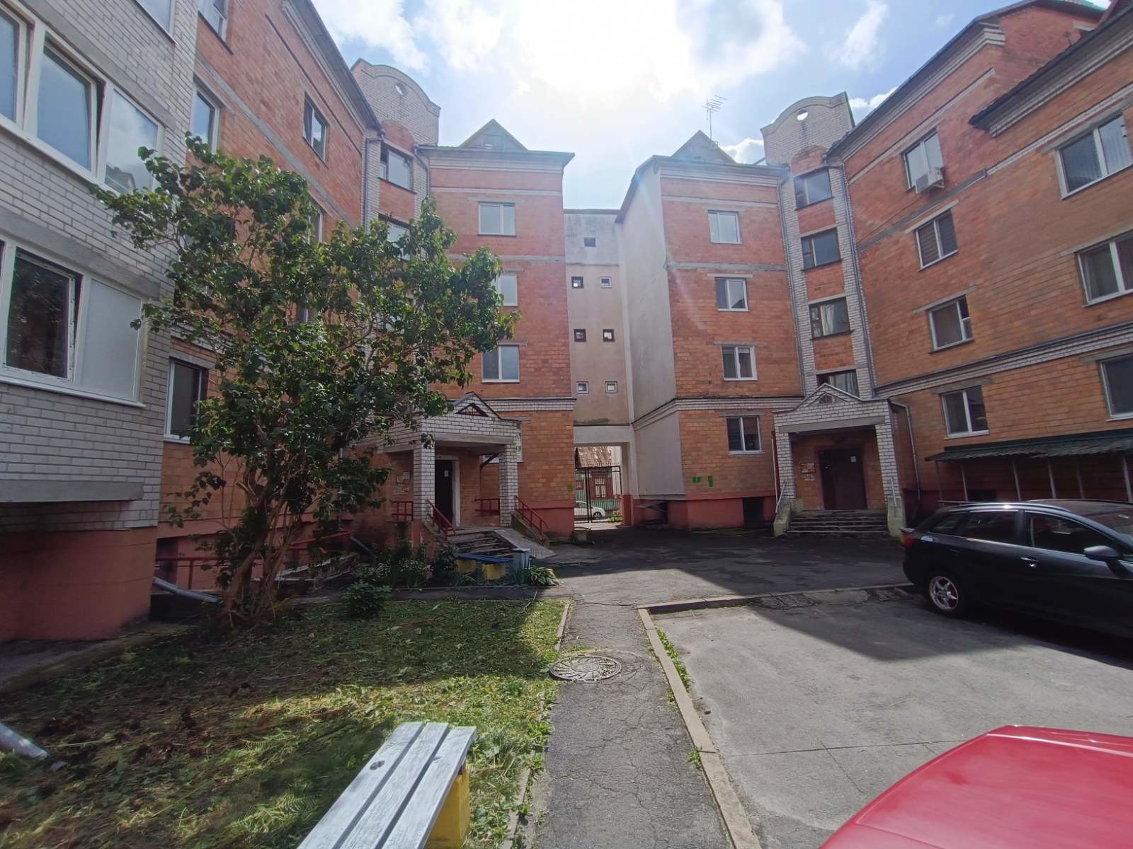 3-пакаёвая кватэра па адрасе Продажа 3-комнатной квартиры ул. Суворова, д. 33