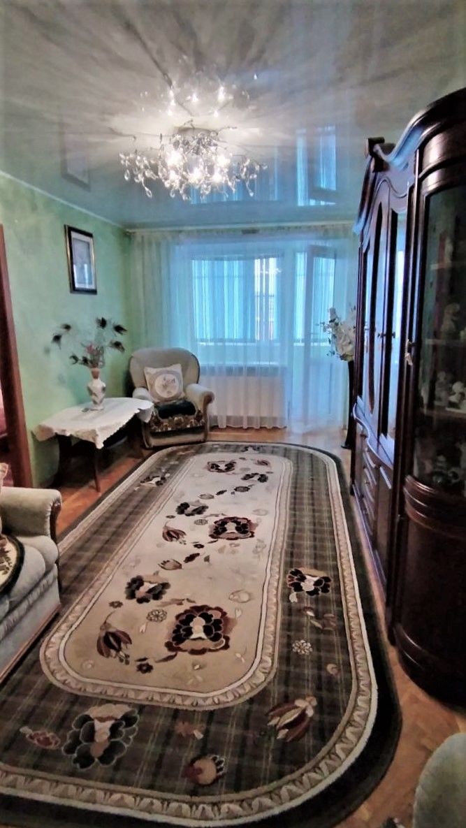 3-пакаёвая кватэра па адрасе 3-комн кварт ул Севастопольская, 103
