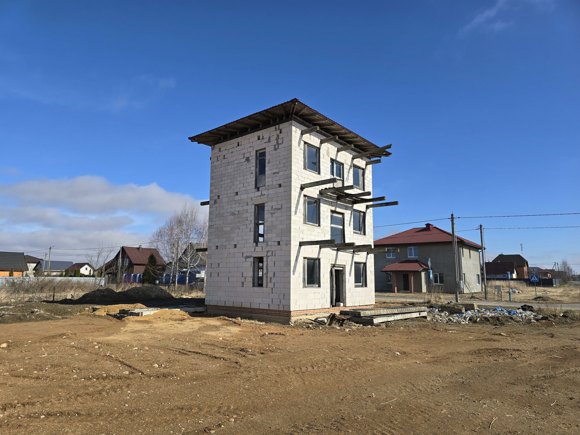 Дом па адрасу Дом, участок 16 соток  в д. Королево. Слуцкое  на