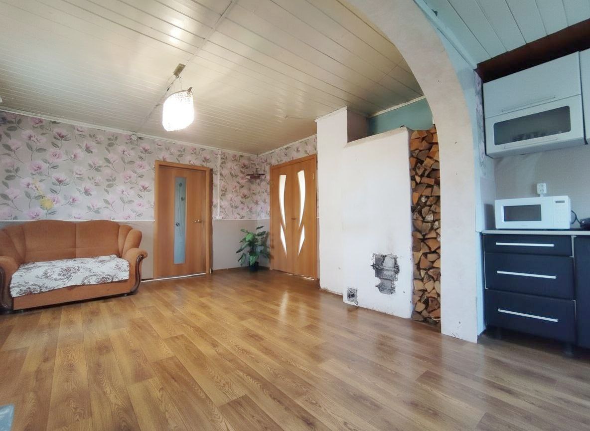 Дом по адресу ул. Карла Маркса, городской п. Воропаево, Поставский район,...