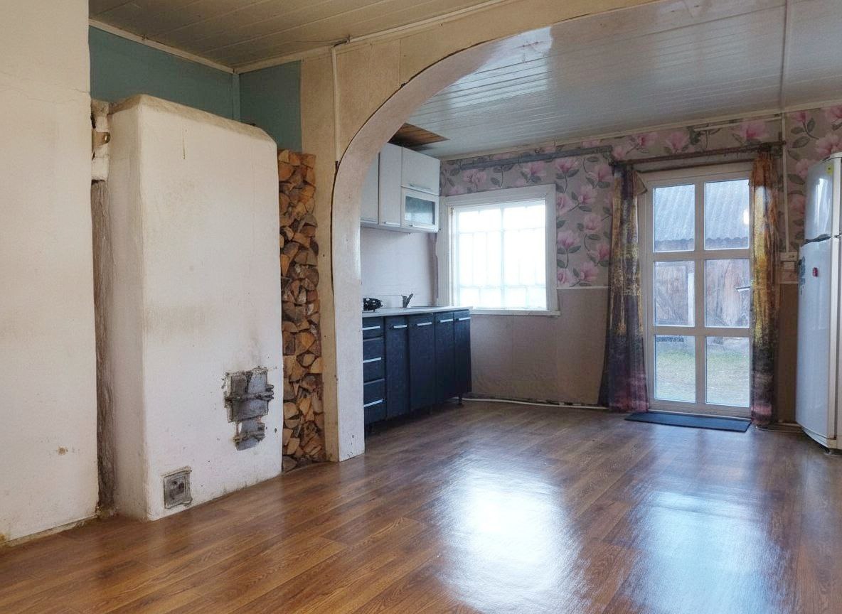 Дом по адресу ул. Карла Маркса, городской п. Воропаево, Поставский район,...