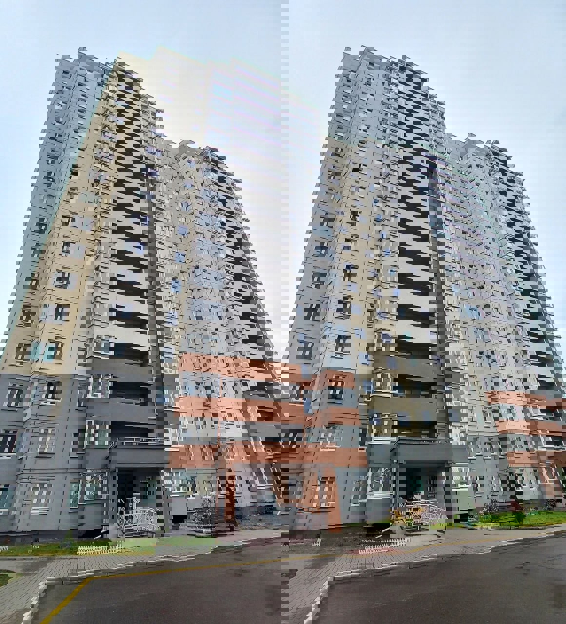 3-пакаёвая кватэра па адрасе 3 кв. по ул.Грушевская,д.90