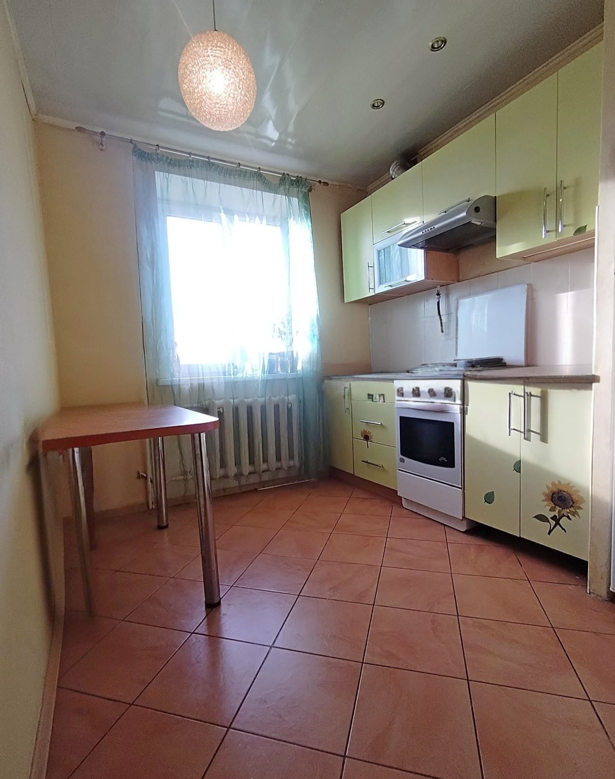 2-пакаёвая кватэра па адрасе Продажа 2-комн кварт мкр.16 д.5 