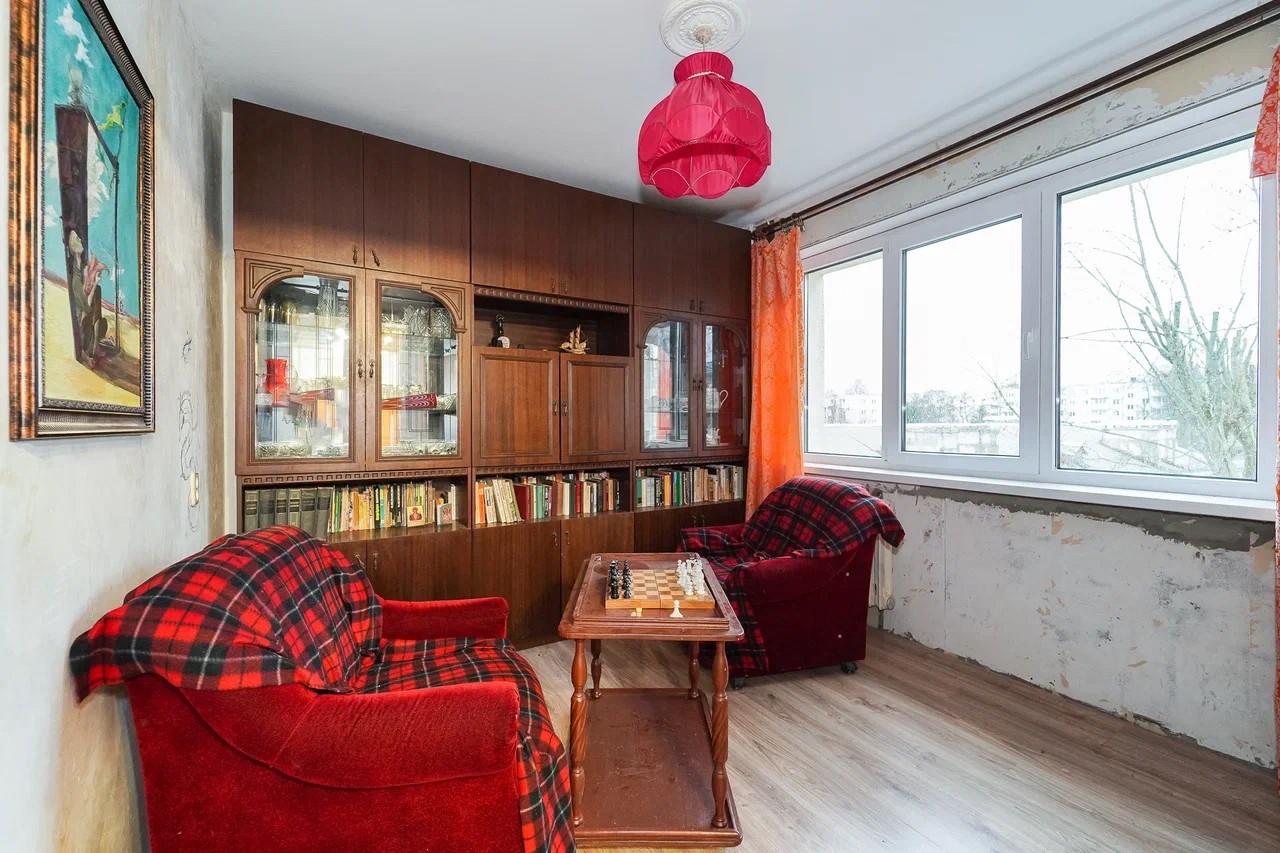 4-комнатная квартира по адресу 4 кв. по ул. Седых, д. 16