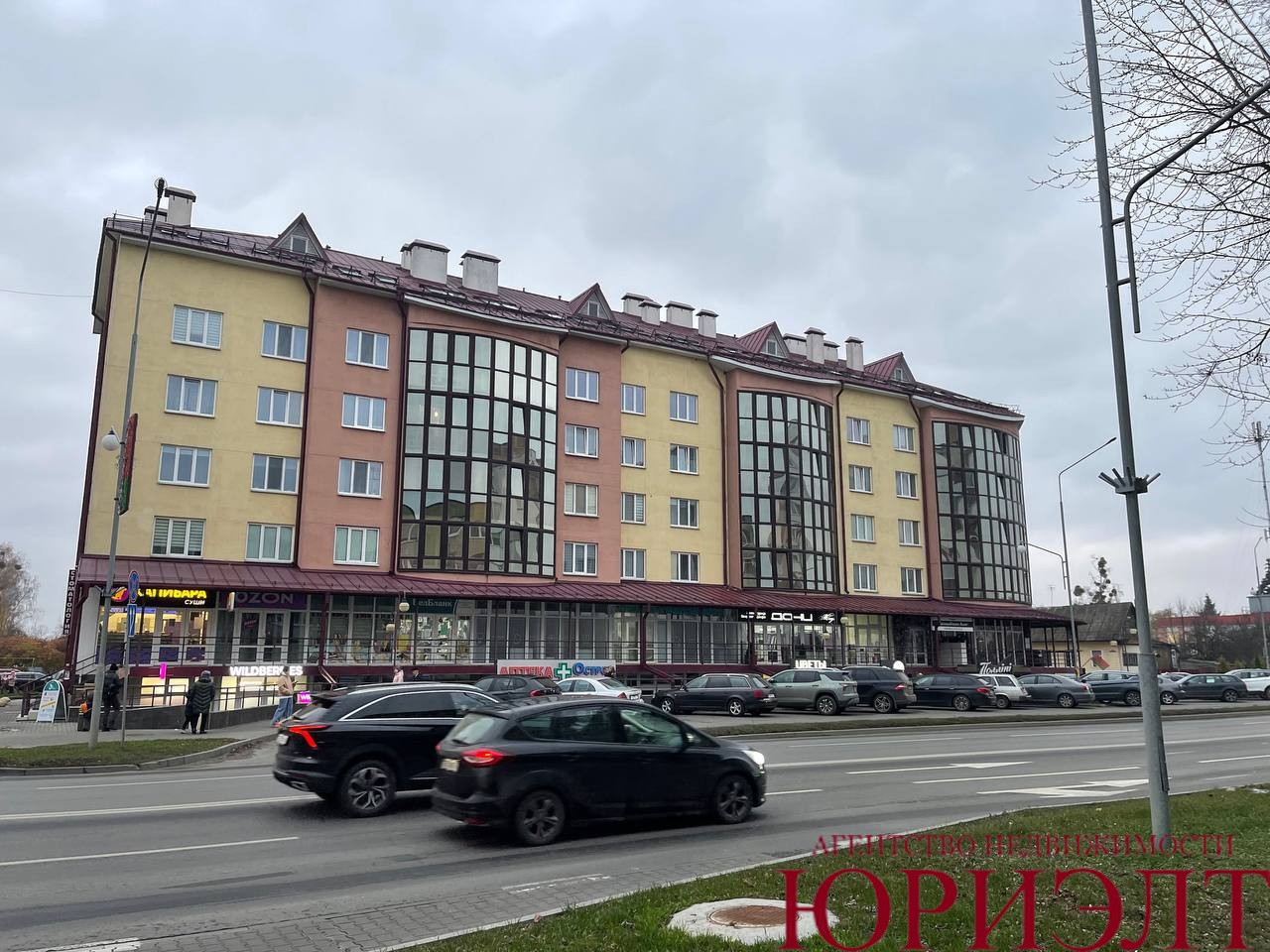 3-пакаёвая кватэра па адрасе Двухуровневая 3-комн. кв-ра ул. Первомайская, 55