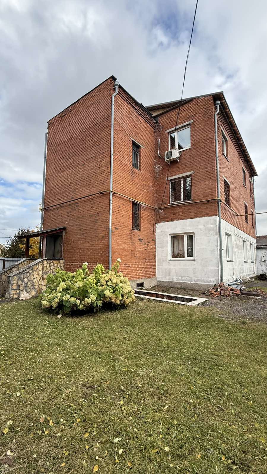 4-комнатная квартира по адресу Продажа 4-комнатной квартиры по улице 8-я Линия