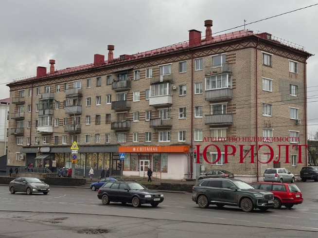 3-пакаёвая кватэра па адрасе 3-комнатная квартира, ул. Челюскинцев 39