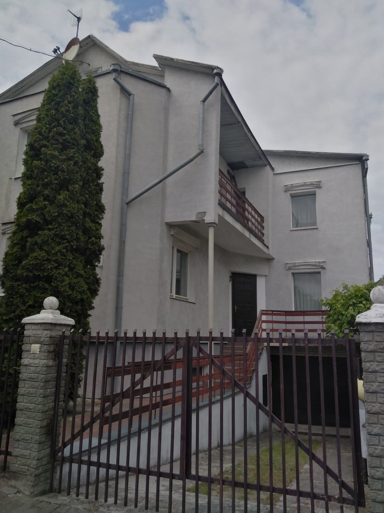 Дом па адрасу  2-этажный особняк и земельный участок на Вересковой 