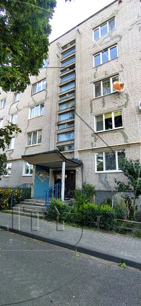 Прадаецца пакой па адрасу Продажа 1/2 доли в 2-х комнатной квартире