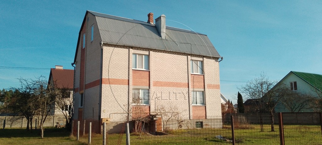 Дом па адрасу Основательный дом и земельный участок в пригороде 