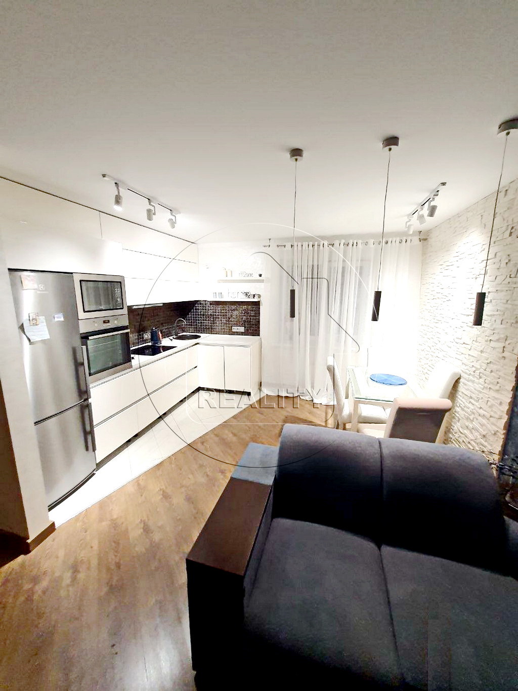 3-комнатная квартира по адресу Продажа 2-комнатной квартиры