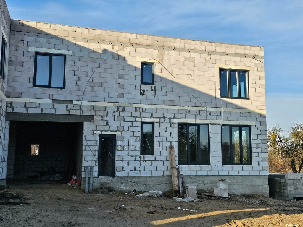 Дом па адрасу Дом с большим участком на берегу реки Мухавец