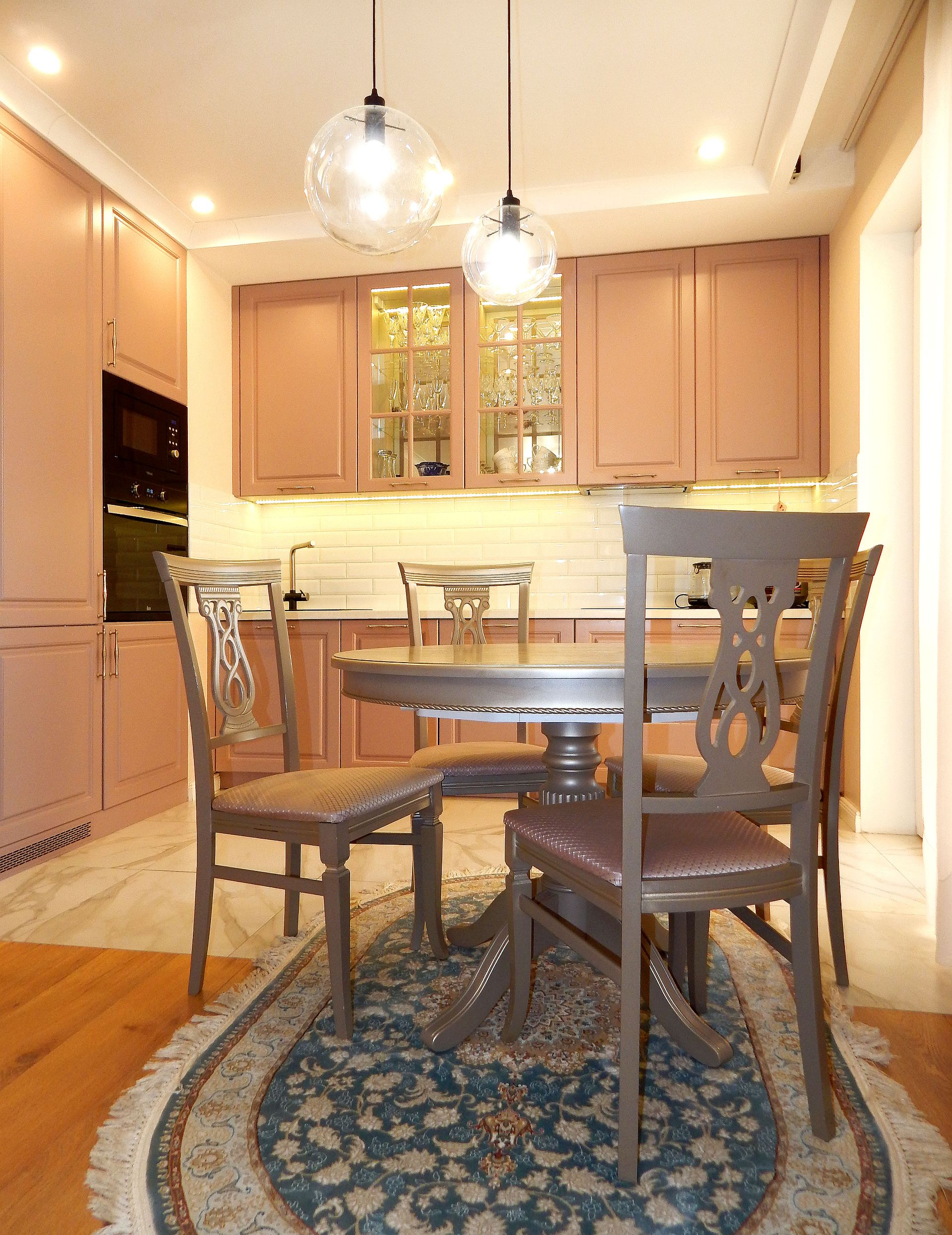 3-пакаёвая кватэра па адрасе Братская ул., 10, Минск