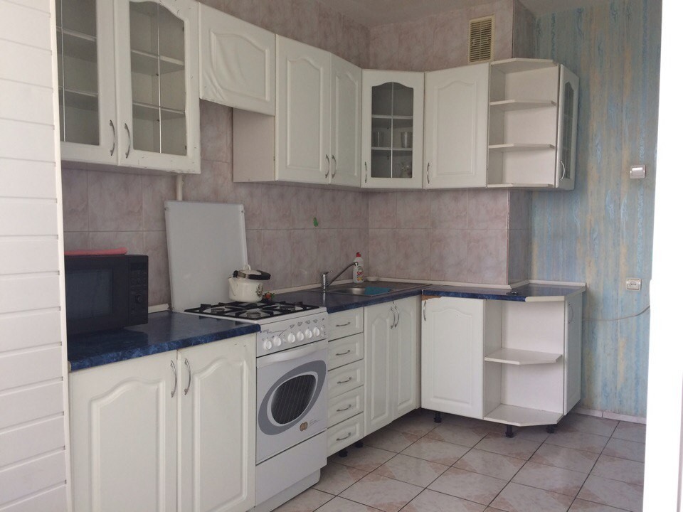 3-комнатная квартира  в аренду по адресу 17 микрорайон , д.42, кор.2