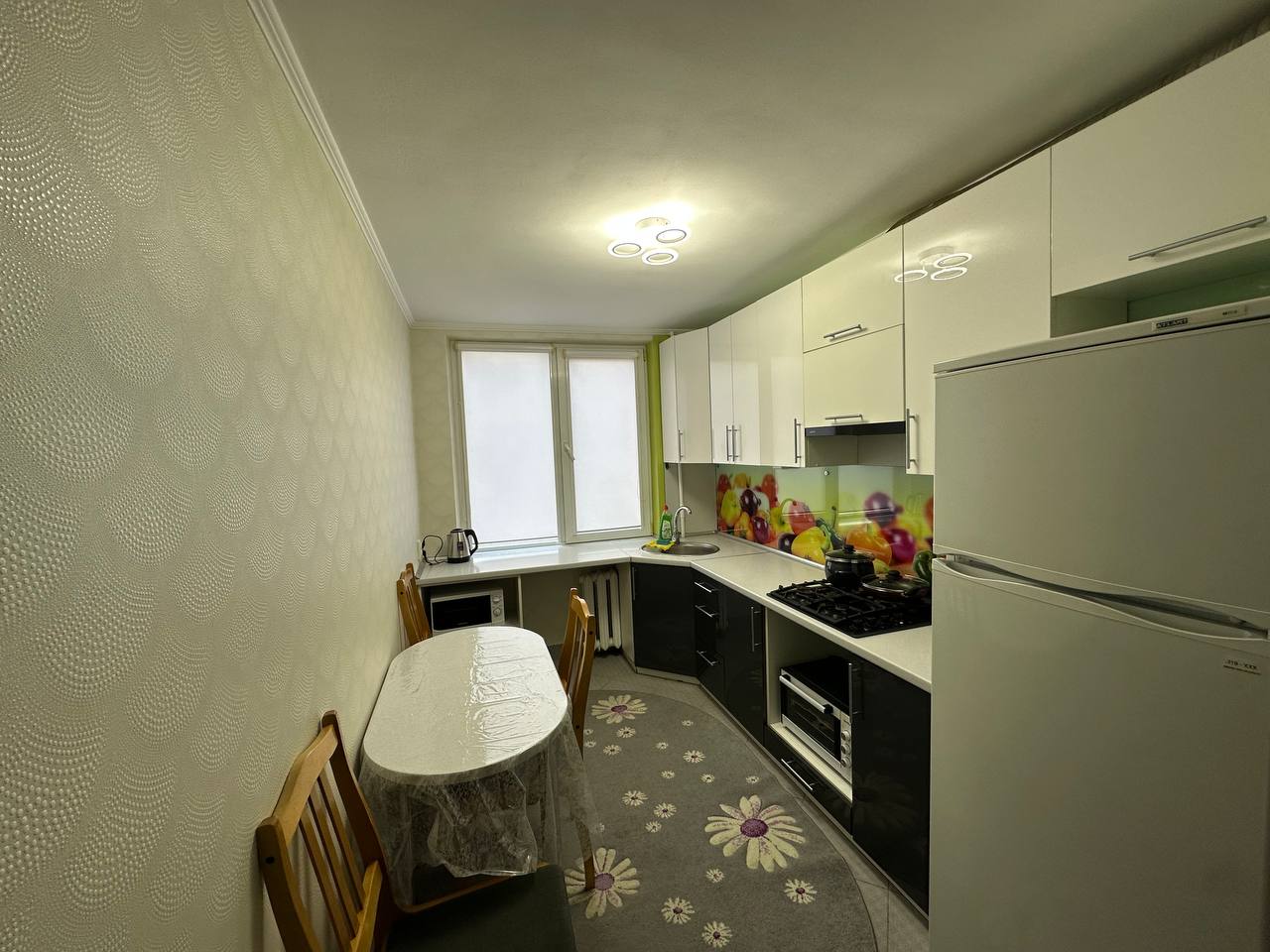 3-комнатная квартира  в аренду по адресу ул. Володарского, 25, Островец,...