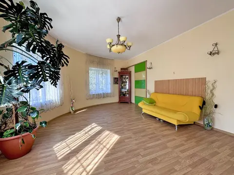  м² и участком сотки
