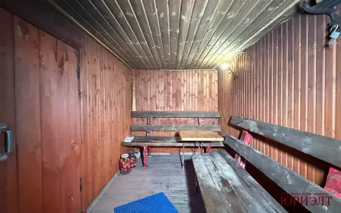  м² и участком сотки