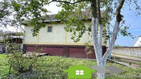  м² и участком соток