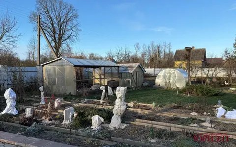  м² и участком соток