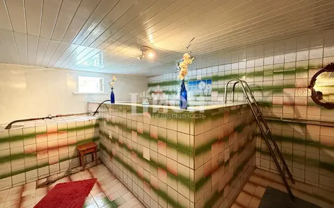  м² и участком сотки