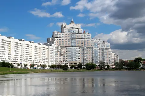  5-комнатная квартира в Минске на улице Сторожовская 8