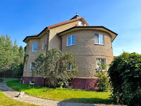 м² и участком сотки