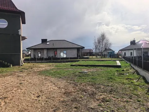  м² и участком соток