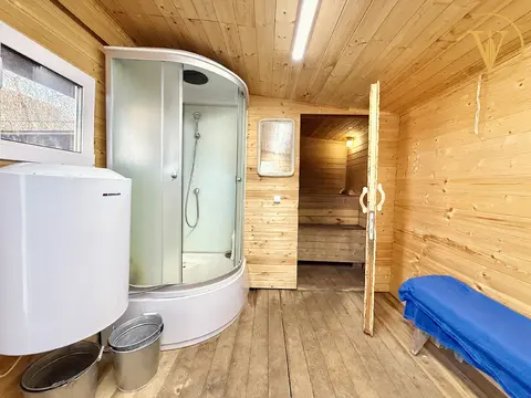  м² и участком соток