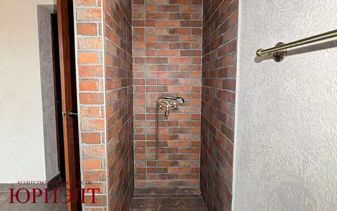  м² и участком сотки