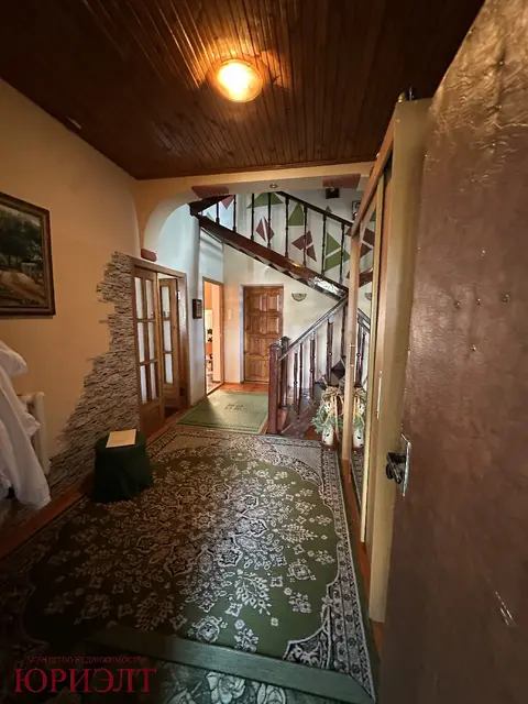  м² и участком соток