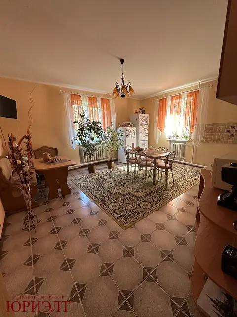  м² и участком соток