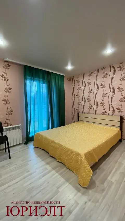  м² и участком соток