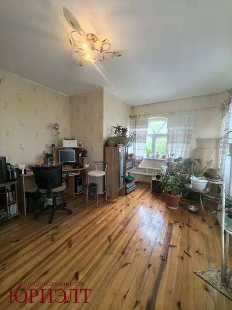  м² и участком соток