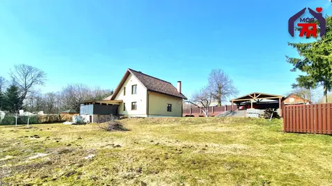  м² и участком соток