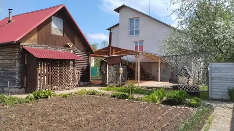 м² и участком соток