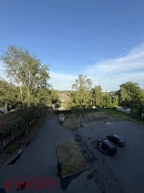  Чэрвені на вуліцы Караленка