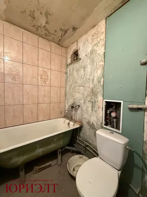  Чэрвені на вуліцы Караленка