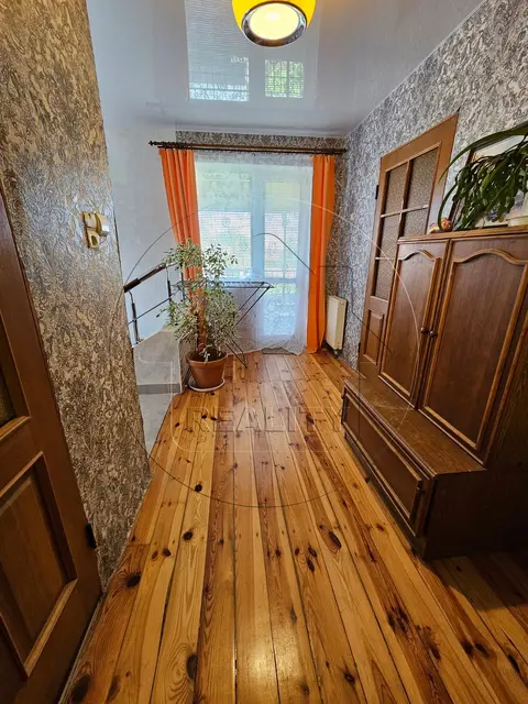  м² и участком сотки