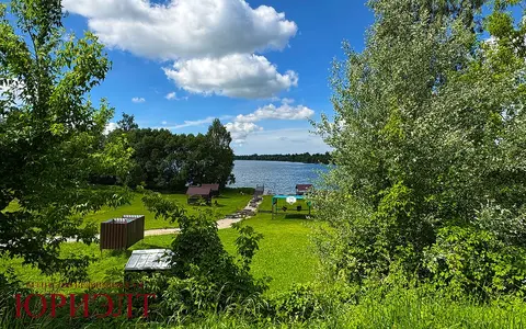  м² и участком соток