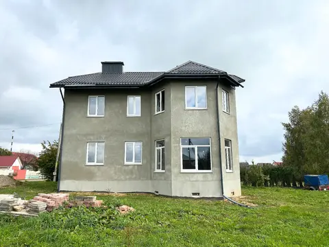  м² и участком соток