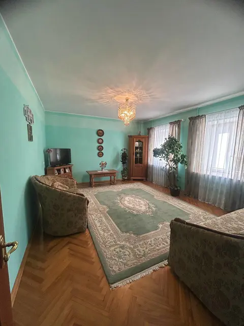  м² и участком соток