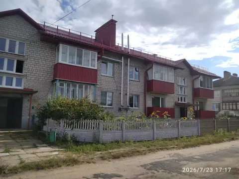  Чэрвені на вуліцы Караленка