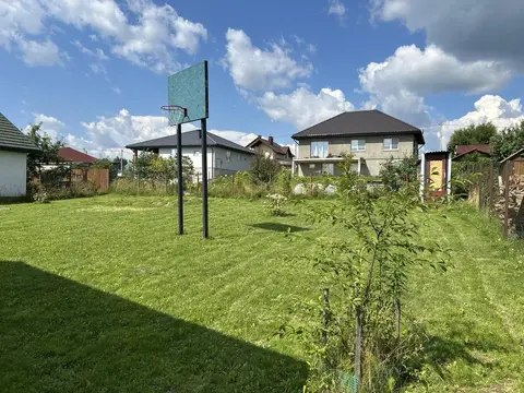  м² и участком соток