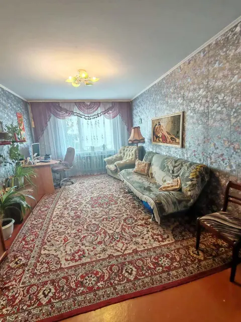  4-комнатная квартира в Солоном на улице Комсомольская 1